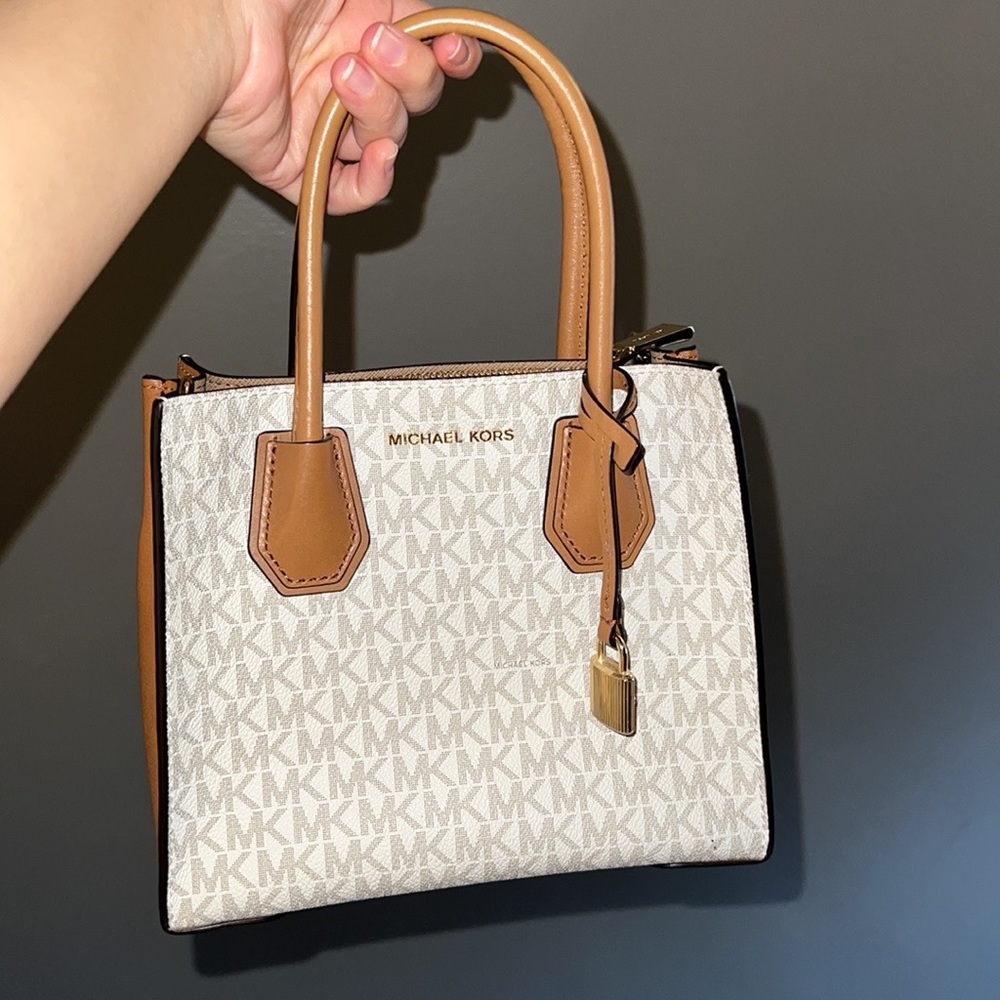Michael Kors Mercer Logo Medium Messenger Bag